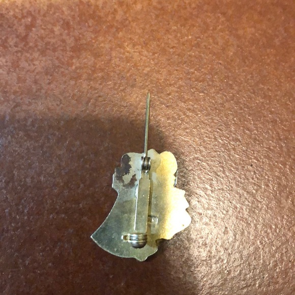 Pin - Picture 3 of 3